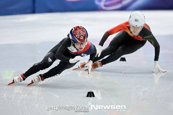최민정 쇼트트랙 1000m 준결승 조 4위 탈락, 넘어진 김길리 어드벤스 결승행
