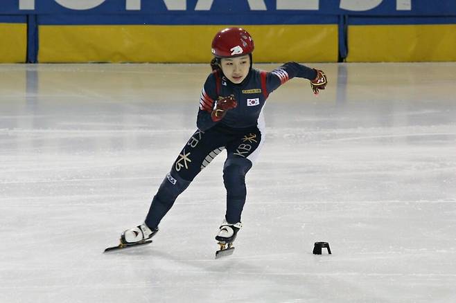 [올림픽] 최민정-심석희 사이의 꼬마 소녀 김길리, 메달리스트로 우뚝