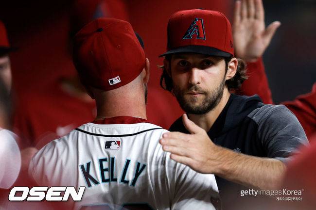 '류현진 이후 처음' 3년 계약 거절, 1000만 달러 넘게 포기한 의리…KBO 자존심 높인 '역수출 신화' 개막전 선발