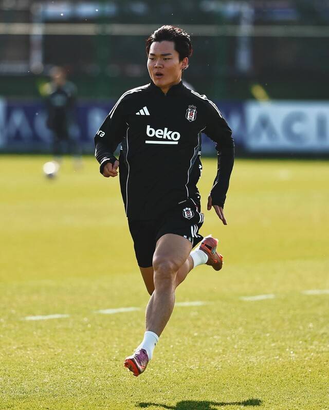 데뷔 2경기 만에 20년 기록 깼다… 오현규에 들끓는 튀르키예, 현지 해설가