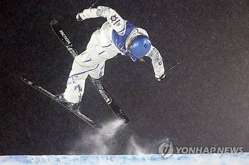 中 올림픽 '노골드' 현실 되나? …'스키 여제' 구아이링, 또 銀메달→프리스타일스키 빅에어 2위 [2026 밀라노]