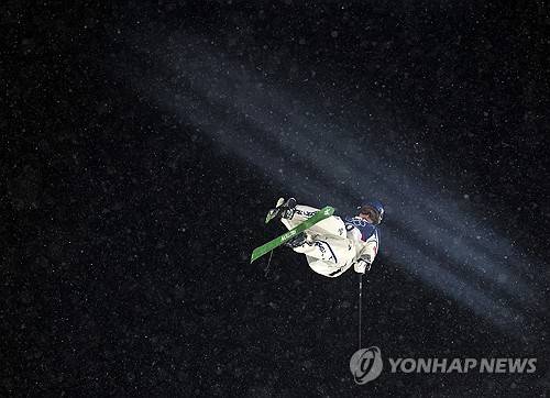 中 올림픽 '노골드' 현실 되나? …'스키 여제' 구아이링, 또 銀메달→프리스타일스키 빅에어 2위 [2026 밀라노]