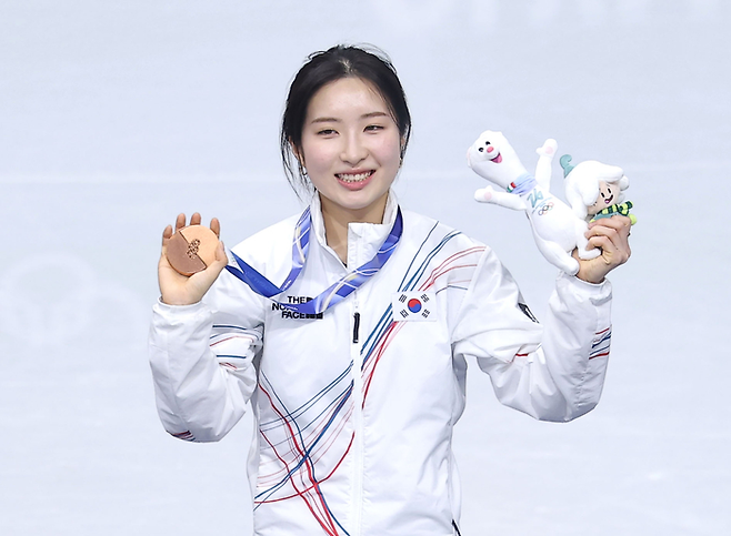 값진 동메달 김길리, ‘람보르길리’의 사복 패션도 화제