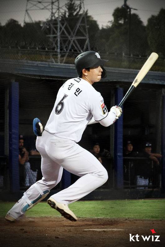 한화도 못 이긴 호주팀, 어떻게 19세 듀오가 무너트렸나…쐐기포+2이닝 완벽투에도 “더 노력하겠다” 다짐