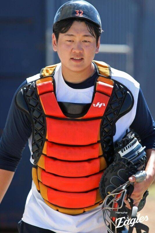 한화 54억 포수 손가락 골절, 2군 타격왕+KBO 역대 3호 포수가 김경문 마음잡을까