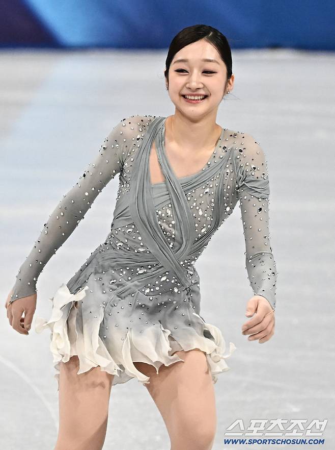 '韓 피겨 간판'→'언어 천재 인성 甲' 日 '인간토끼' 신지아에 관심 폭발…'일본 나카이와 아침 식사 대화' 대대적 보도