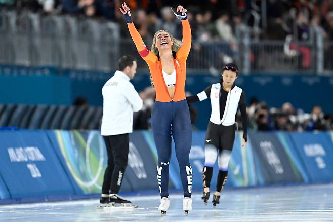 금메달 딴 후 스포츠 브라 노출…“100만 달러짜리 세리머니”