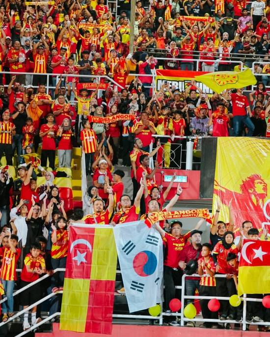 '김판곤 매직' 말레이시아에서 또 폭발→벌써 태극기 '펄럭' …슬랑오르 부임 후 '9경기 무패' 승승장구