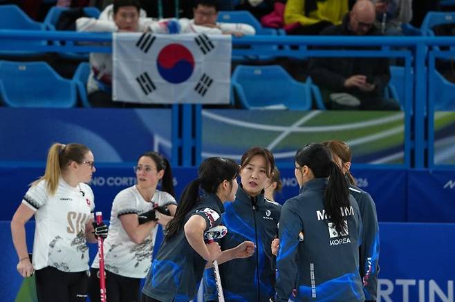 한국 컬링 '5G', 세계 1위 스위스에 덜미…라운드로빈 공동 4위[2026 동계올림픽]