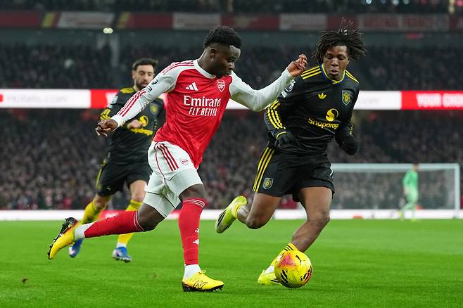 '손흥민 토트넘 시절 주급 가뿐히 넘었다' 아스널 에이스 사카, 2031년까지 장기 재계약에 주급 5억8000만원으로 수직 상승→구단 최고 대우(BBC)