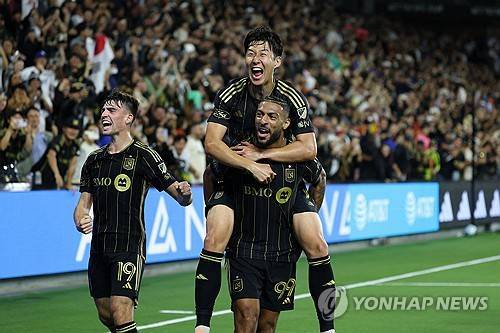 '손흥민 선발' LAFC, 경기시작 49초만에 PK얻어 부앙가가 2026년 첫골