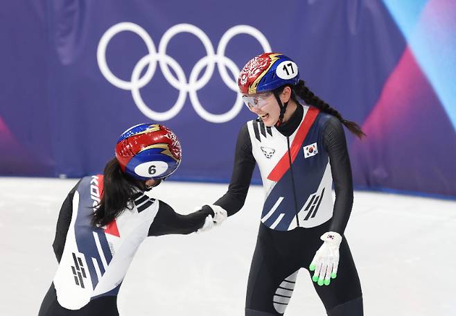 '불편한 동거' 끝낸 최민정·심석희, '금빛 질주' 위해 맞잡은 손