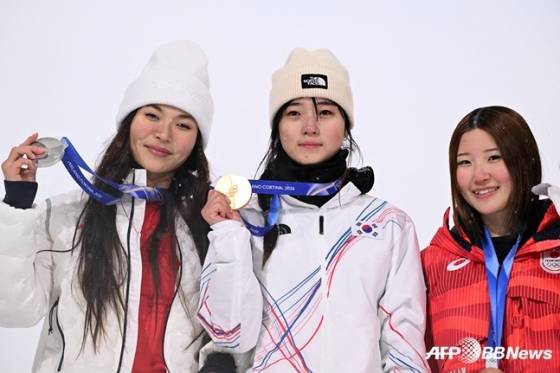 '대단하네' 최가온 위엄, '브라질 최초' 동계 금메달리스트와 함께 전반기 빛낸 최고의 순간 'TOP 10' 등극 [밀라노 올림픽]