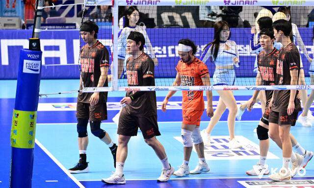 부산만 떠나면 '3승 12패' 와르르...