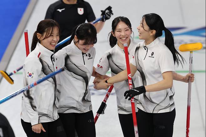 2경기 남은 여자 컬링, 4강 진출 경우의 수는? [2026 밀라노]