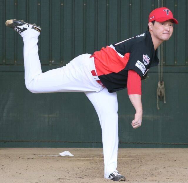 “(구)승민이 형, (김)원중이 형이 자기 얘기 좀 그만하라고…” KIA 전상현 포크볼러로 재탄생, 그들도 깜놀했던 사연