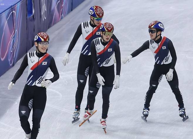 빅토르 안에 밀렸던 12년 전처럼…한국 男 쇼트트랙 개인전 노골드, 계주서 금빛 반전 도전