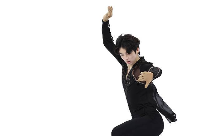 빙판에 미끄러지고 눈보라에 날아간 ‘올림픽 정신’