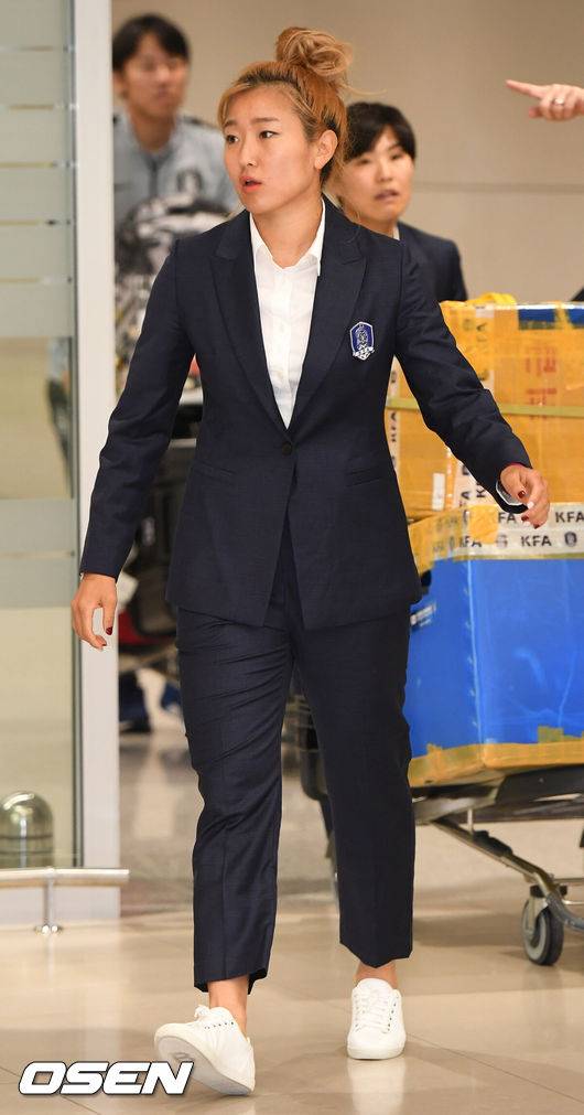 “한국은 이런 거 없나?” 프라다 입은 중국, 반문 던진 조소현… 프라다 사진 하나가 만든 파장, 조소현이 꺼낸 민감한 화두