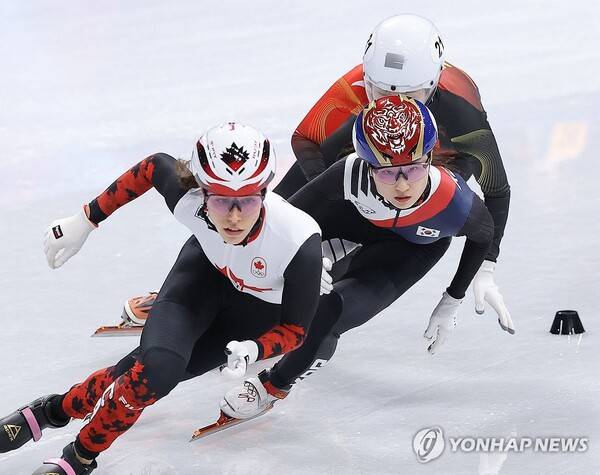 '김길리 극적 추월'… 女 쇼트트랙, 8년 만에 계주 3000m 금메달[밀라노 올림픽]