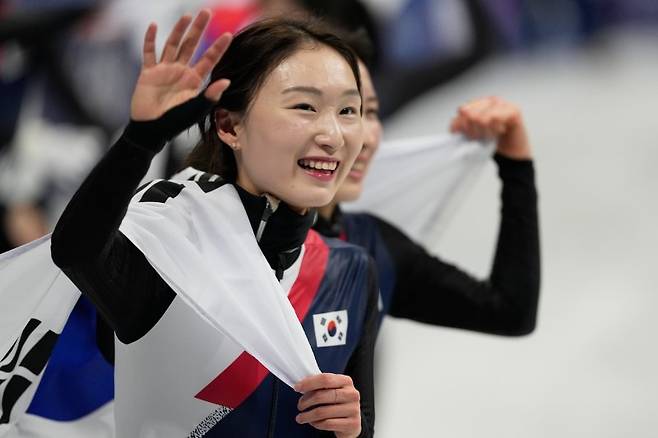 네덜란드 '꽈당' 그 순간... 최민정의 '초인적인 버티기'가 金 만들었다 [2026 밀라노]