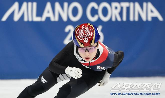 '이걸 어떻게 피하지?' 메달도 못 딸 줄 알았는데.. '그걸 피하고 그걸 역전하다니' 최민정이 완성한 금메달 시나리오[밀라노현장]