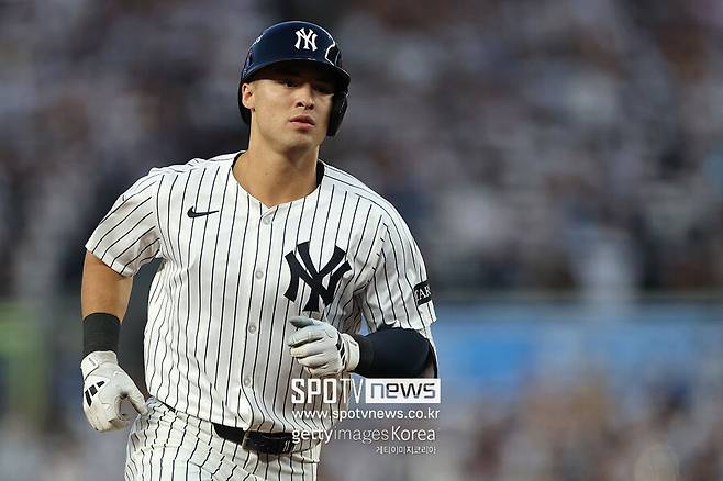 이래서 양키스가 '김하성 트레이드' 협상했구나…주전 유격수 이탈→3루수가 포지션 바꾼다