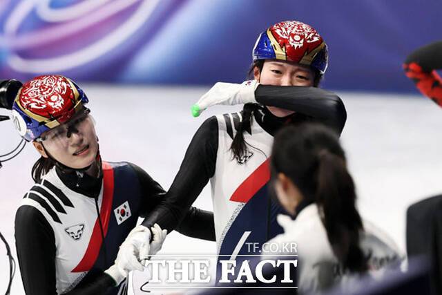 [동계올림픽] 심석희, 쇼트트랙 3000m 계주 金 목에 걸고 '뜨거운 눈물'
