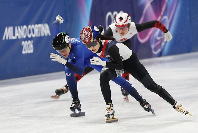 “우리나라는 왜 처음부터 치고 나가지 않나요?” 女 쇼트트랙 대표팀이 금메달로 답했다