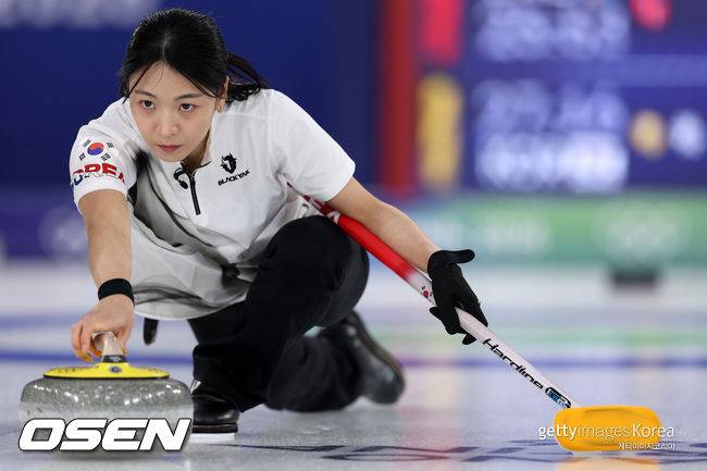 이기면 '경우의 수' 없다.. 한국 여자 컬링, '비양심 군단' 캐나다와 '4강 운명' 한판 승부 [2026 동계올림픽]
