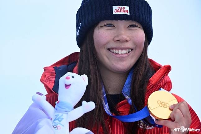 '역대급 싹쓸이' 日 금메달 편파판정? 美 레전드