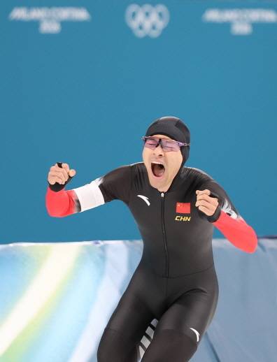 닝중옌, 동계올림픽 빙속 1500m ‘깜짝’ 우승