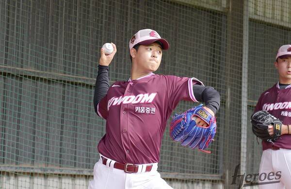 '학폭 논란' 전체 1순위 박준현, 침묵 깨고 첫 등판…키움 청백전 선발 출격→실전 감각 점검했다