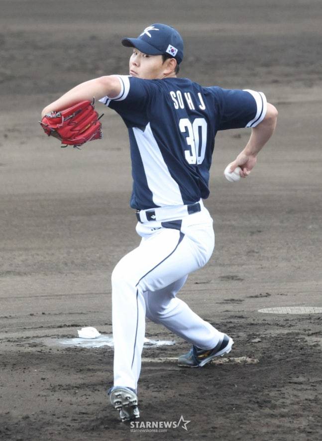 '안현민 솔로포+정우주 1⅔이닝 3실점' WBC 韓 대표팀, 첫 연습경기서 삼성에 3-4 패배 [온나손 현장리뷰]