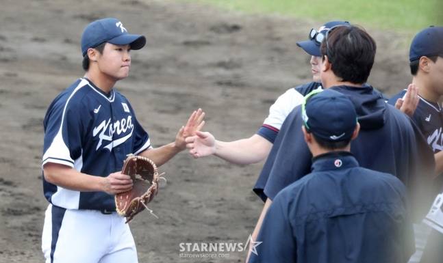 '안현민 솔로포+정우주 1⅔이닝 3실점' WBC 韓 대표팀, 첫 연습경기서 삼성에 3-4 패배 [온나손 현장리뷰]