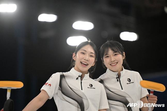 '안경선배-김민지가 같은 팀?' 동→은→노메달, 日의 문제제기