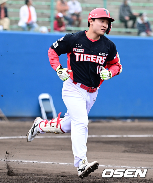 윤도현 역전 2루타 힘찬 시동, 유격수 뺏긴 김규성 분노의 홈런...컨택의 대가 카스트로 2타점, 찬스에 강했다