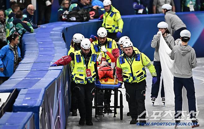 '피 철철' 또 충돌 발생...'韓 국가대표' 노도희도 '조심'→들것에 실려 나간 선수까지[밀라노 현장]