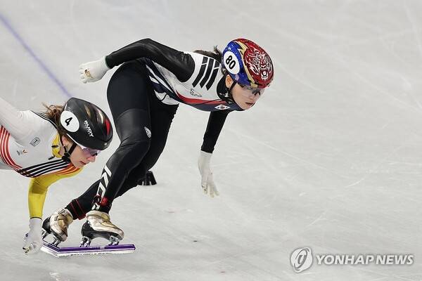 '쇼트트랙 경기 중인데?'... 노도희가 준준결승서 누워있던 이유[여자 1500m]