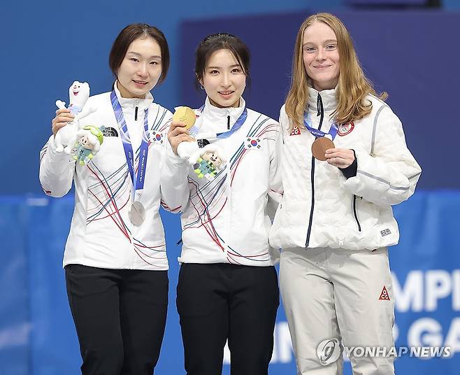 [올림픽] 쇼트트랙 김길리, 여자 1,500ｍ 금메달…최민정 은메달(종합)