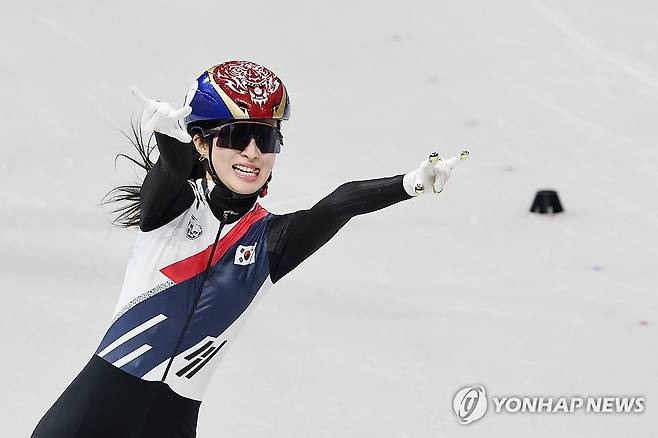 [올림픽] 쇼트트랙 김길리, 여자 1,500ｍ 금메달…최민정 은메달(종합)