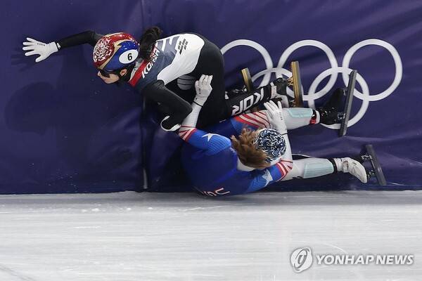 '든든한 언니' 최민정 멋있네, '꽈당녀'로부터 동생 김길리 지켰다[여자 1500m]