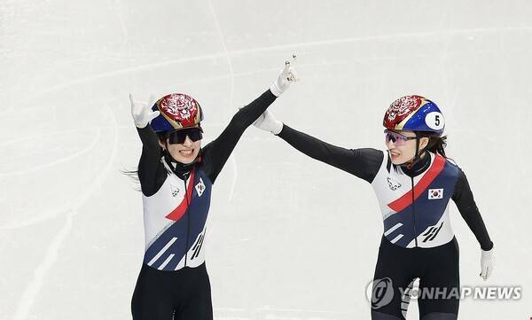 '든든한 언니' 최민정 멋있네, '꽈당녀'로부터 동생 김길리 지켰다[여자 1500m]