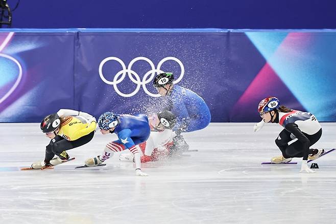 쇼트트랙 '핏자국' 끔찍한 사고, 긴급 봉합 천만다행
