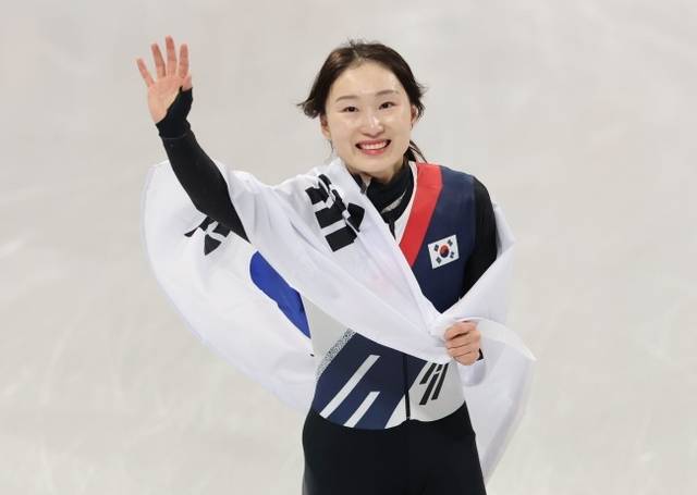 ‘올림픽 안녕~’ 신기록과 함께 떠나는 최민정의 마지막 인사