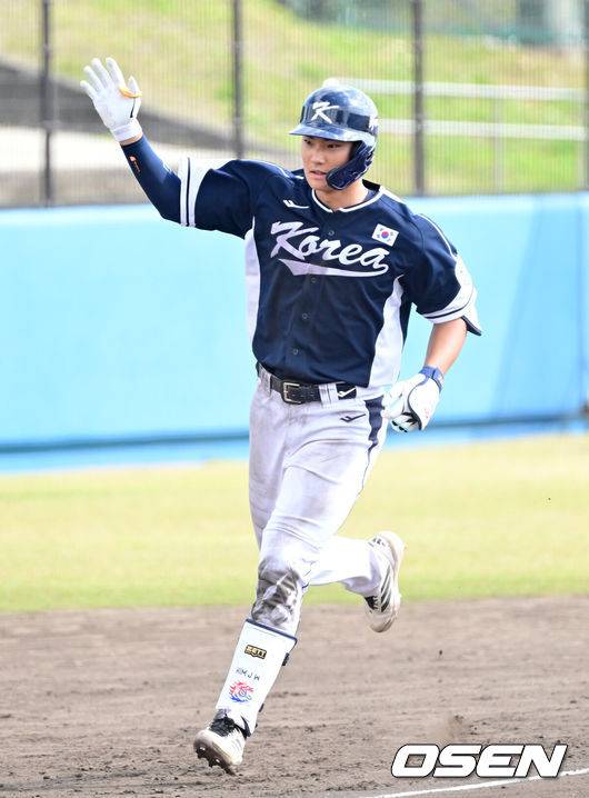 ‘김주원 결승 3점포+3안타 대폭발!’ 대표팀, 한화전 5-2 역전승…류현진, 2이닝 무실점 완벽투 [오키나와 리뷰]