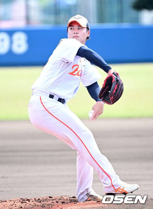 ‘김주원 결승 3점포+3안타 대폭발!’ 대표팀, 한화전 5-2 역전승…류현진, 2이닝 무실점 완벽투 [오키나와 리뷰]