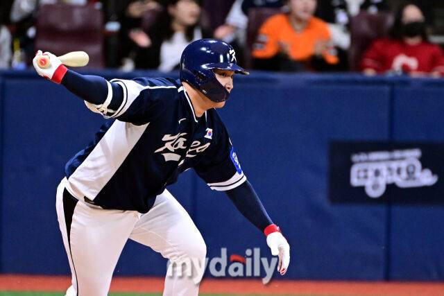 '류현진 완벽투-김주원 3점포 포함 3안타' WBC 대표팀, 한화에 5-2 역전승.. 황준서 3실점 아쉽네 [MD오키나와]