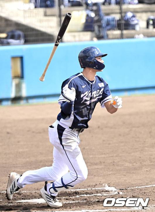 ‘한일전 9회 동점포’ 김주원, 역전 스리런 홈런으로 대표팀 첫 승리 안겼다 “역시 오늘도 주인공” [오!쎈 오키나와]