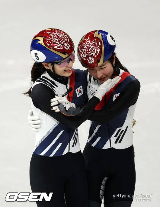 '2관왕' 김길리, 최민정 은퇴 선언에